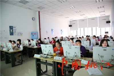 抓招商、抓電商,兩手都要硬 電子商務信息咨詢的雙輪驅動戰略